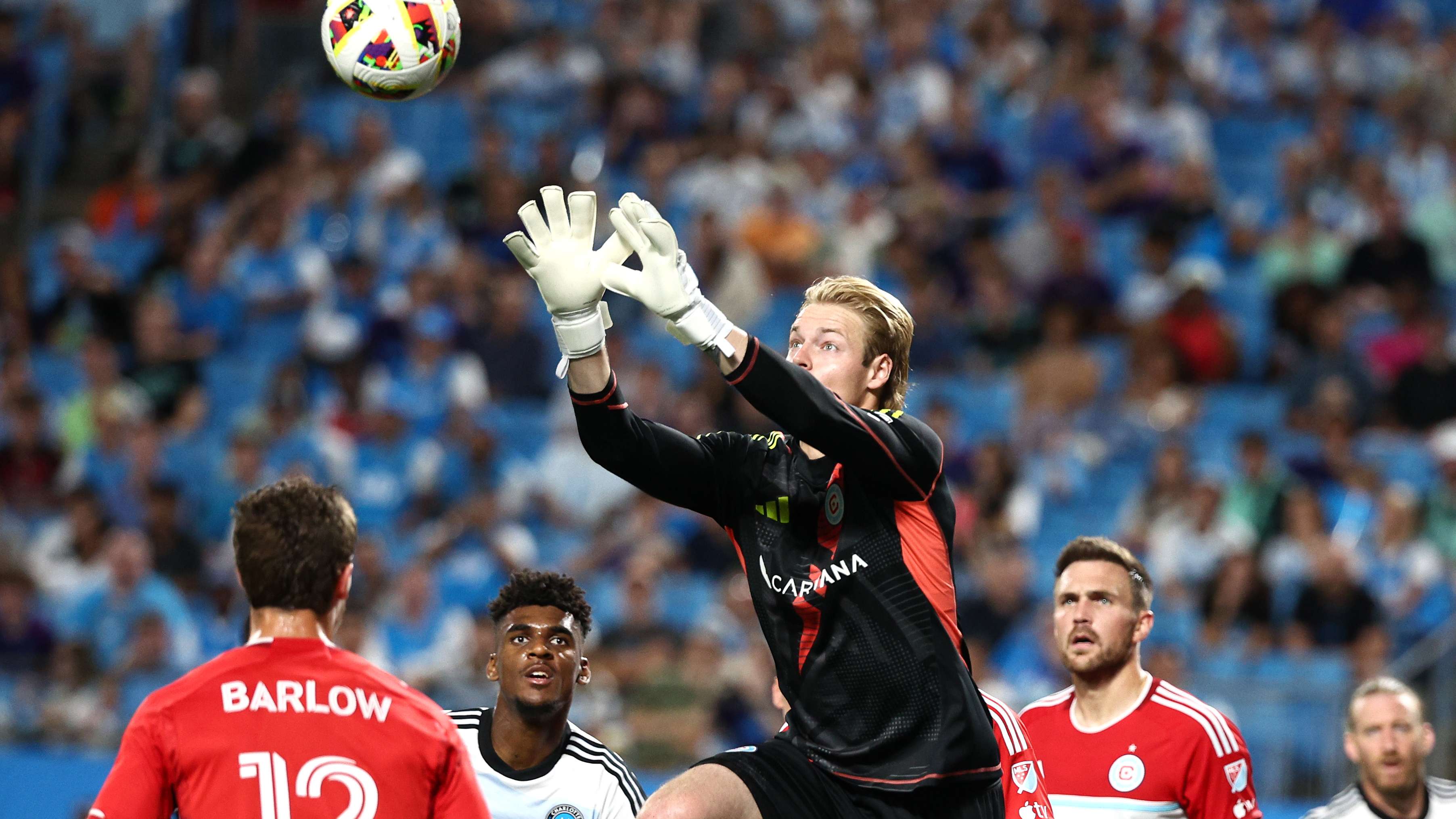 梅西带领阿根廷荣耀归来 揭秘夺冠颁奖全过程的视频精彩瞬间